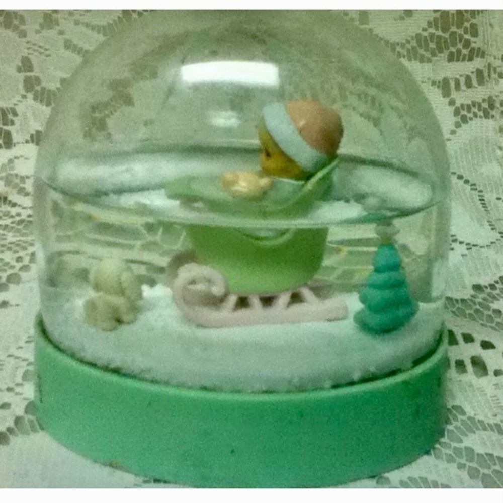 1990 Precious Moments, Baby's First Christmas, 4inx4in Snow Bubble Glass Dome